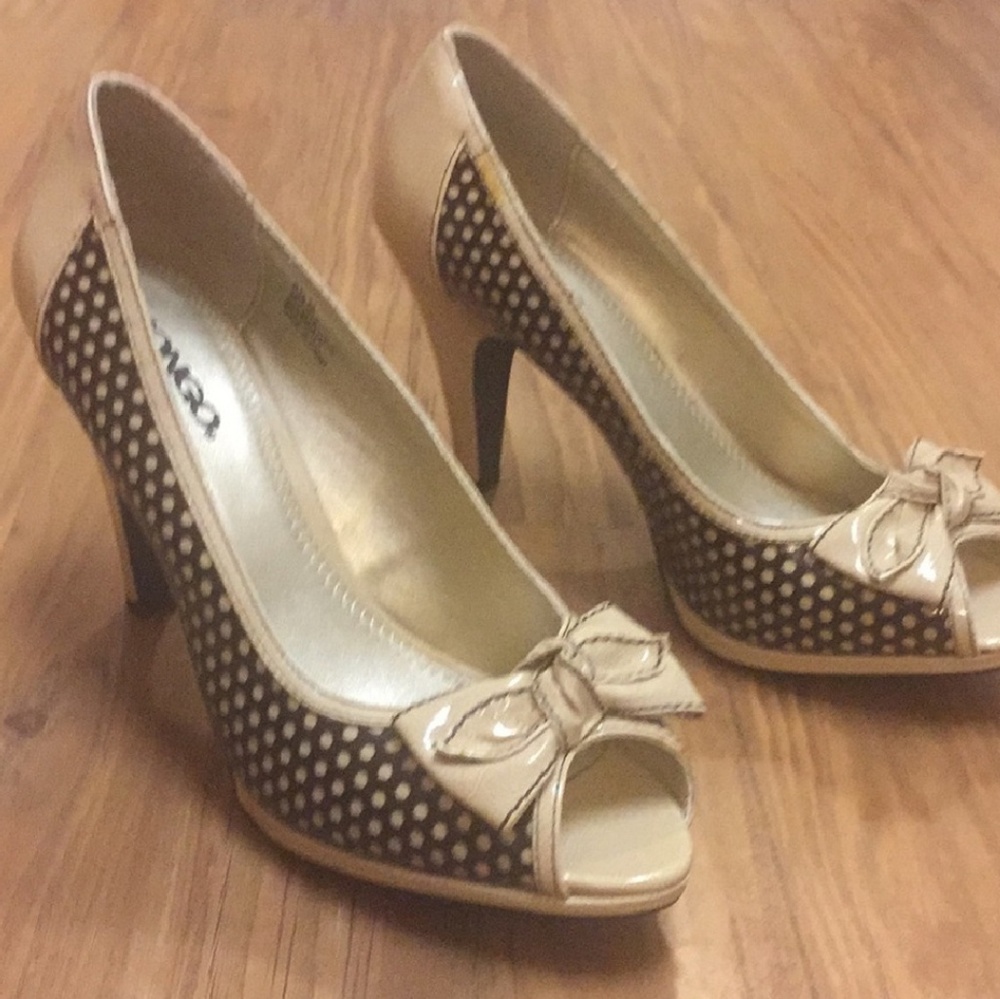 Polka dot peep toe heels with bow